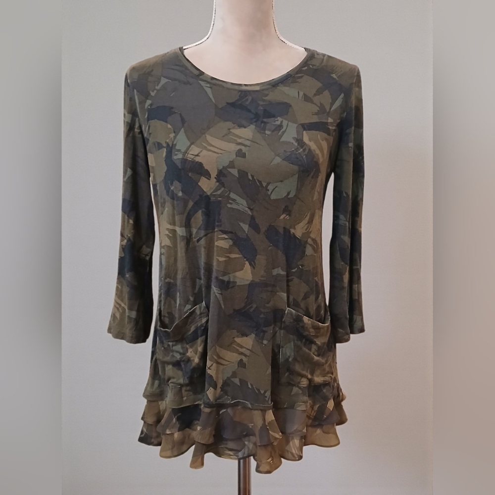 LOGO Green Ruffle Blouse Tunic Pockers Womans Small Stretch Tiered Grunge Flowy